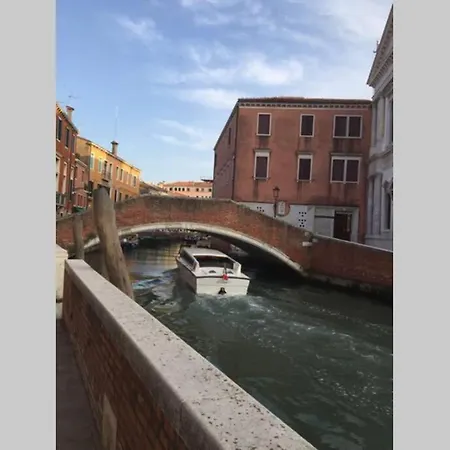 Elite Stunning Venetian Apt. Close Accademia Διαμέρισμα